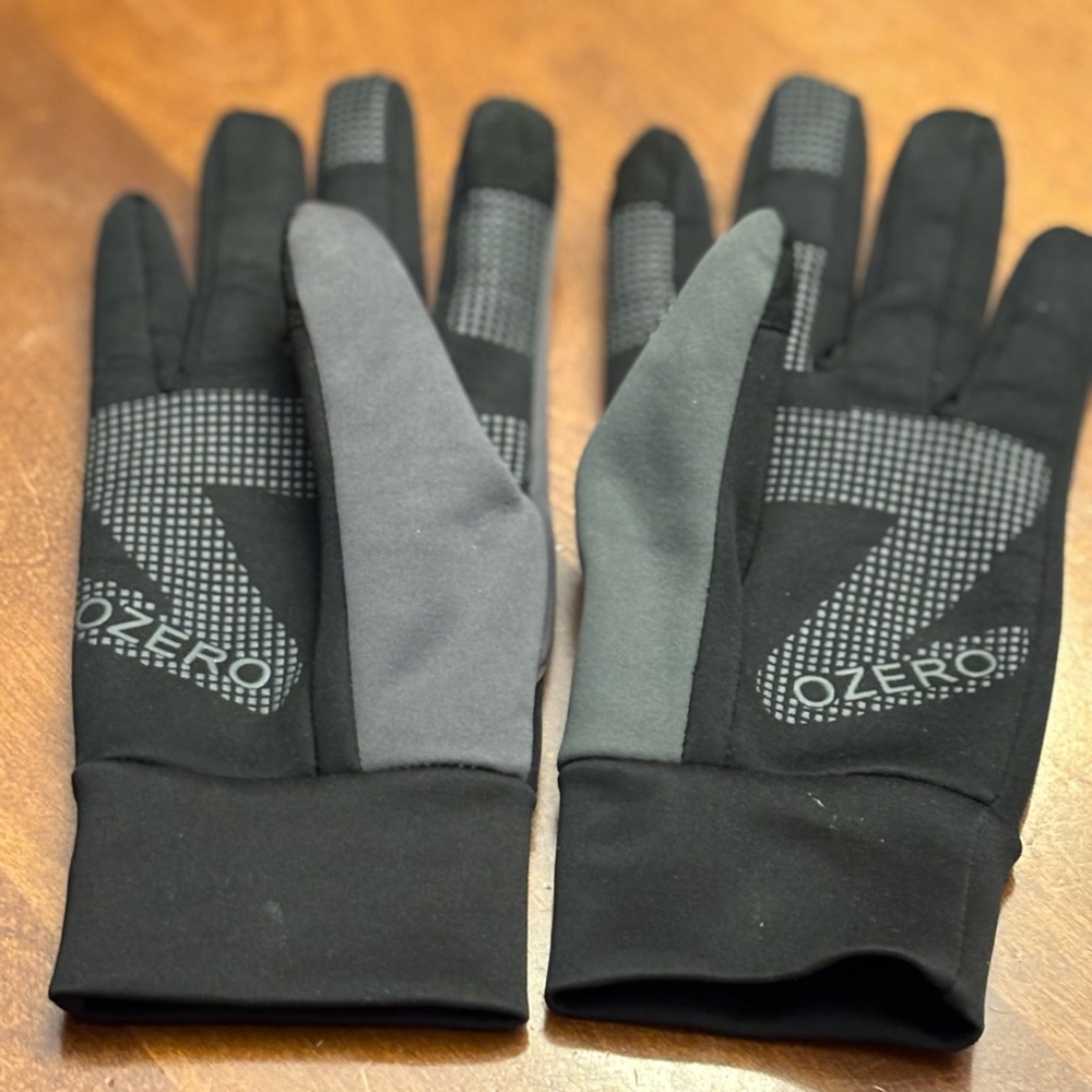 OZERO Black and Gray Gloves